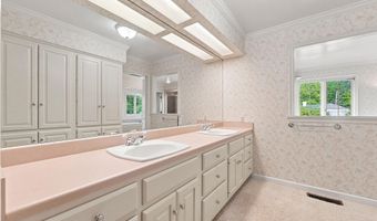 1011 Midway Dr, Auburn, IN 46706
