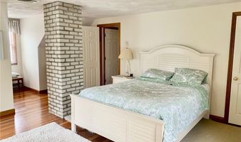 56 Bayberry Rd, Narragansett, RI 02882
