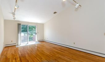 4 Scenery Ln, Johnston, RI 02919