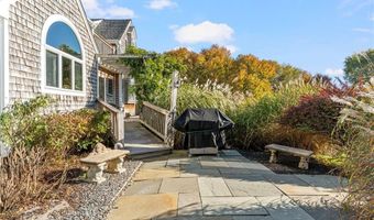 27 W Willow Ln, Charlestown, RI 02813