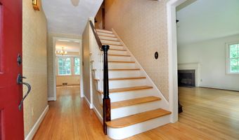 220 Arch Rd, Avon, CT 06001