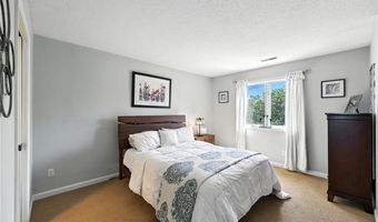 469 North Ln, Bristol, RI 02809