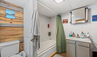 911 Kingsbury St, Belle Fourche, SD 57717