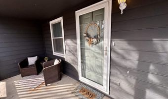 300 Kellogg Ln, Auburn, KS 66402