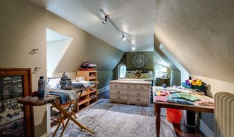 407 N TULPEHOCKEN Rd, Reading, PA 19601