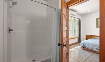 10771 E Langell Valley Rd, Bonanza, OR 97623