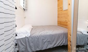 27 Ruslan Dr, Asheville, NC 28806