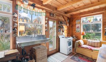 137 Pleasant Valley Rd, Brattleboro, VT 05301