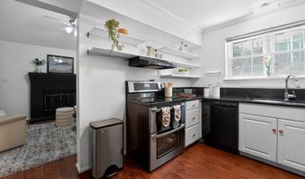 397 KINGS COLLEGE Dr, Arnold, MD 21012