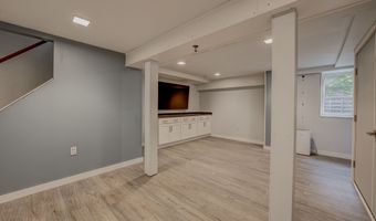 12 School House Hl, Burlington, CT 06013