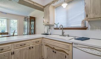 2105 N Alexander Ln, Bethany, OK 73008