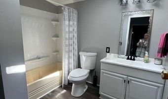 351 Center St, Algonac, MI 48001