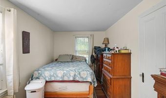 58 Essex Rd, North Kingstown, RI 02852