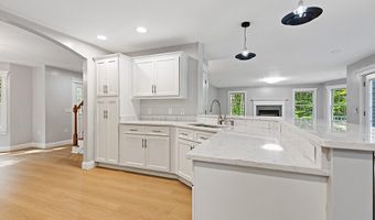 25 Lake Grove Ln, Auburn, ME 04210