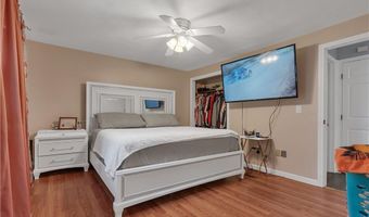 8 Gale Ct, North Providence, RI 02904
