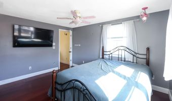 9 Marilyn Rd, Bourne, MA 02532