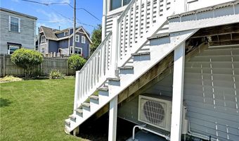 57 Friendship St, Newport, RI 02840