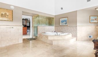 99 N Cliff Dr, Narragansett, RI 02882