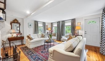 25 Spring St, Chester, CT 06412