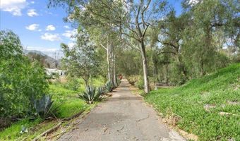 823 Rice Canyon Rd, Fallbrook, CA 92028