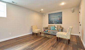 255 N BRYAN St, Arlington, VA 22201