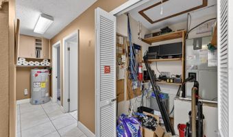 7 W MAIN St 12-14, Apopka, FL 32703