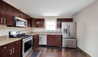59 Oak St, Amityville, NY 11701
