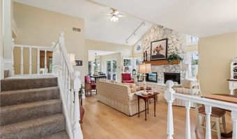 643 Isle View Dr, Akron, OH 44319