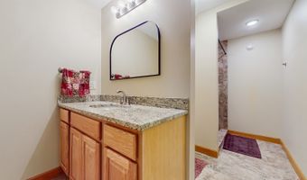1415 Lake Shore Cir SE, Altoona, IA 50009