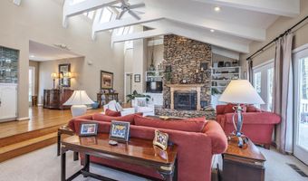 93 Wildwood Rd, Alexander City, AL 35010