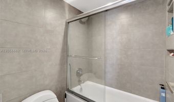 3675 N Country Club Dr 2310, Aventura, FL 33180