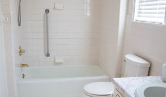 298 S Main St, Baxley, GA 31513