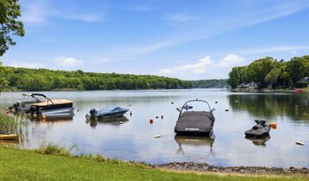 21 Arlington Rd, Coventry, CT 06238