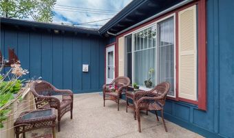 203 Fenner Ave 5, Middletown, RI 02842