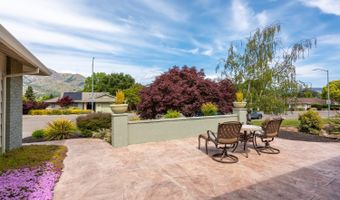 7362 Oakmont Dr, Santa Rosa, CA 95409