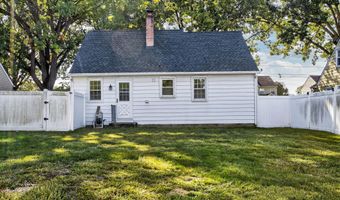305 W 4TH Ave, Barrington, NJ 08007