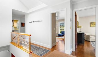172 Eustis Ave, Newport, RI 02840