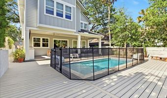 370 8TH St, Atlantic Beach, FL 32233