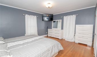 9 Farnum Ave, North Providence, RI 02911