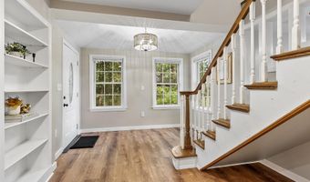 49 Sebbins Pond Dr, Bedford, NH 03110