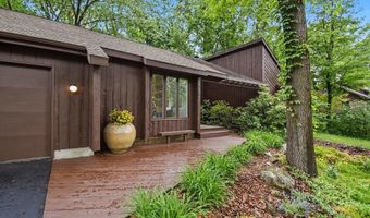 7606 Leyton Dr SE, Ada, MI 49301