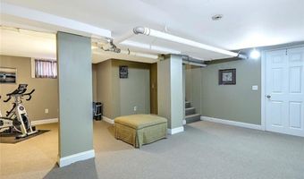32 Chapin Rd, Barrington, RI 02806