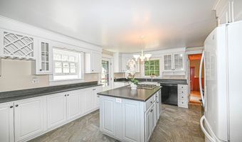 9 Lawes Ave, Bedford, NH 03110