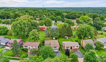 640 Ash St, Algonquin, IL 60102