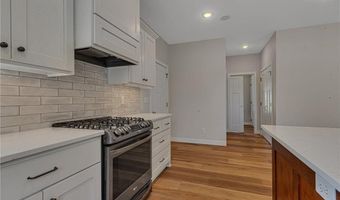 3007 W Lake Jessie Dr SE, Alexandria, MN 56308