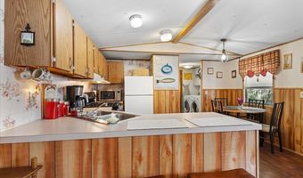 7639 6th St, Bell, FL 32619