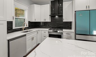 18 Winterhawk Dr, Arden, NC 28704