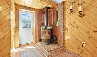1 Pinehurst Rd, East Providence, RI 02915