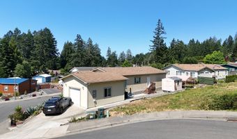 590 MEADOW Ln, Brookings, OR 97415