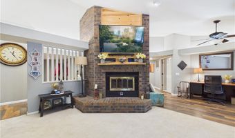 3 Dolphin Ln, Bella Vista, AR 72715